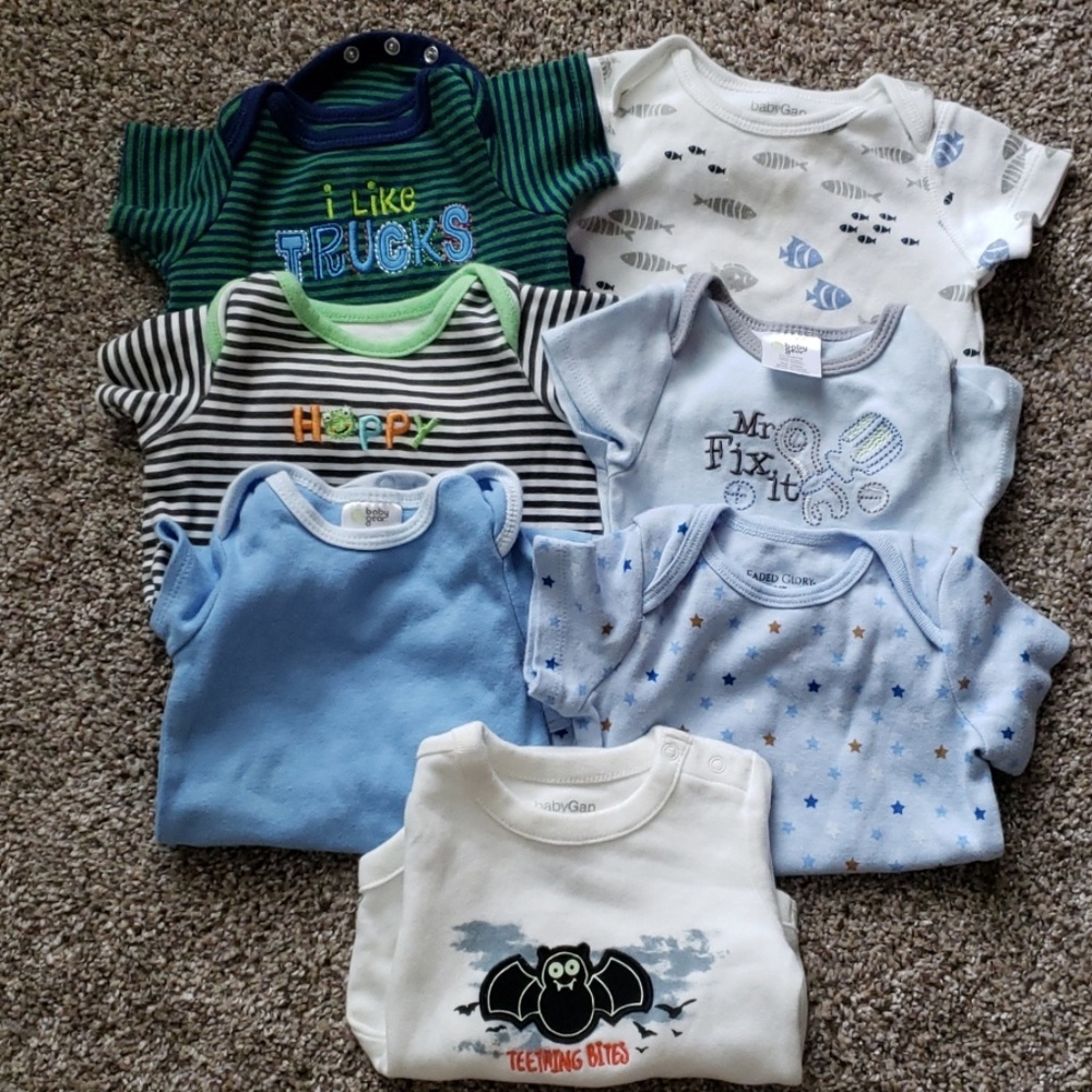 7 - Suze 0-3 Month Onesies